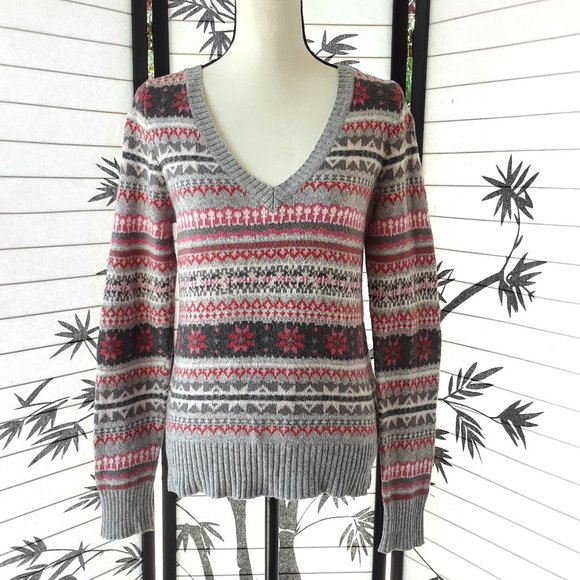 ❤️ Old Navy Winter Themed Striped Sweater 2/$15 - Picture 8 of 11